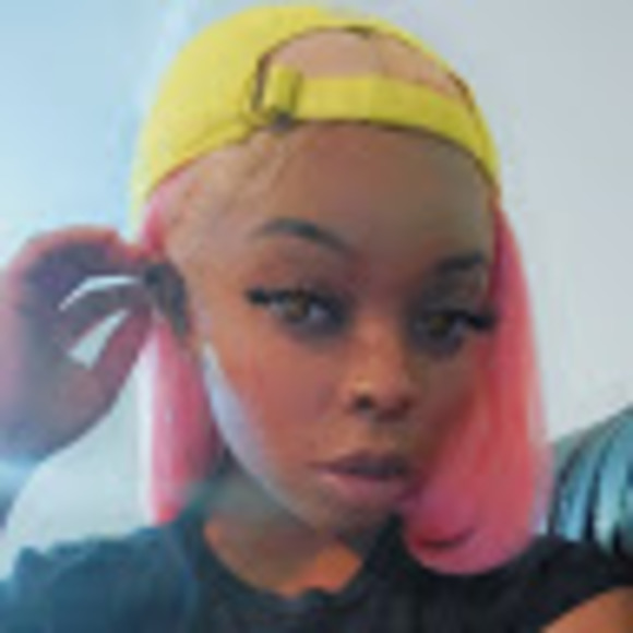 Meet your Posher, Desirae - Picture 1 of 1